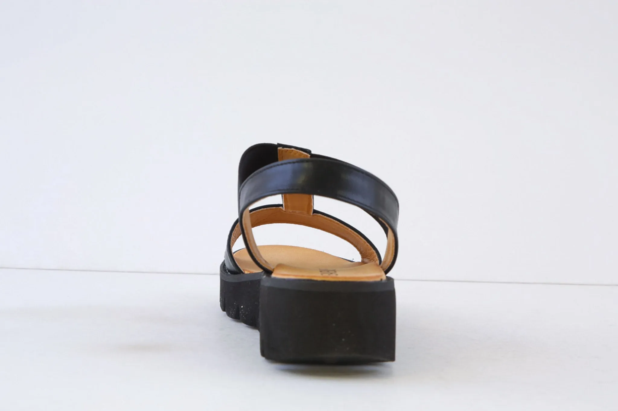 HEAVENLY FEET - RITZ A CHUNKY FLAT SANDAL - BLACK