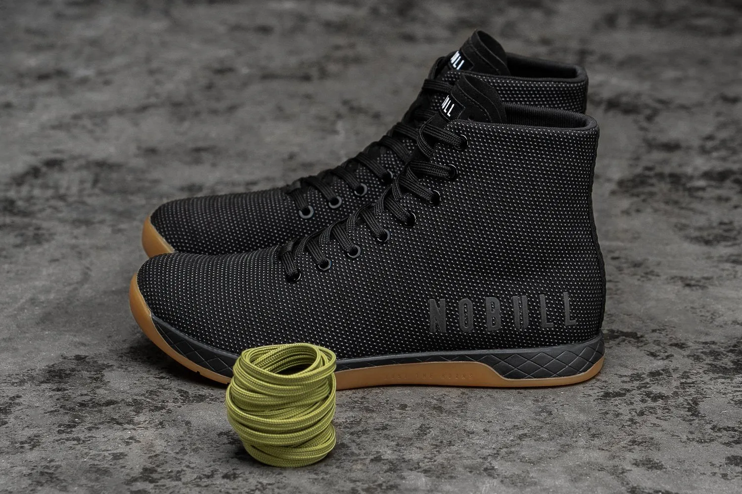 HIGH-TOP BLACK GUM TRAINER (MEN'S)