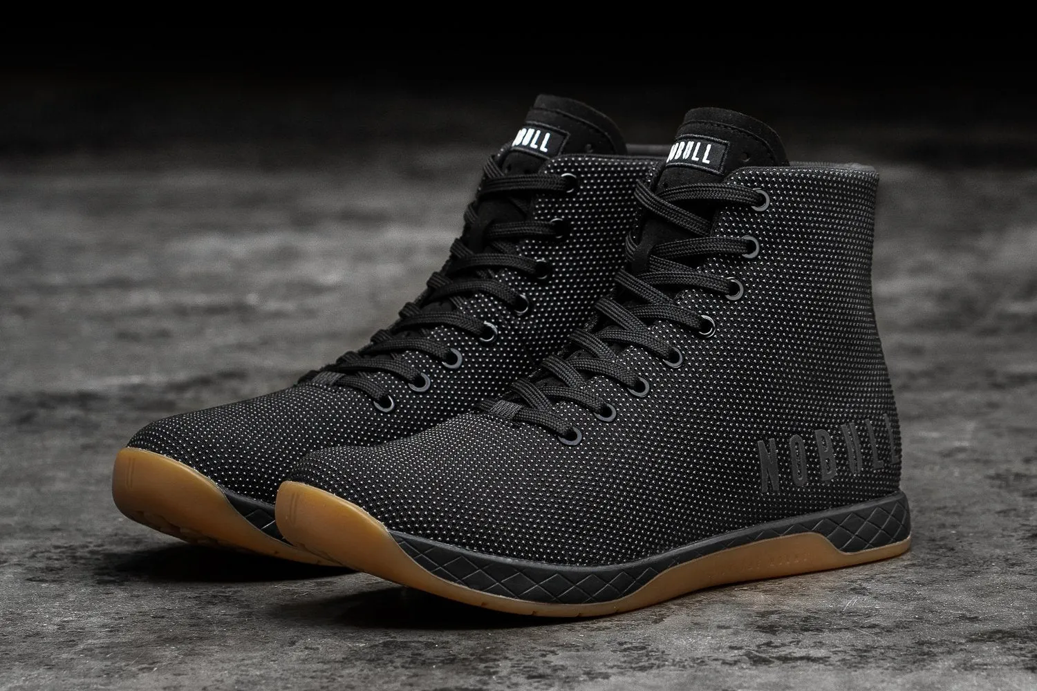 HIGH-TOP BLACK GUM TRAINER (MEN'S)