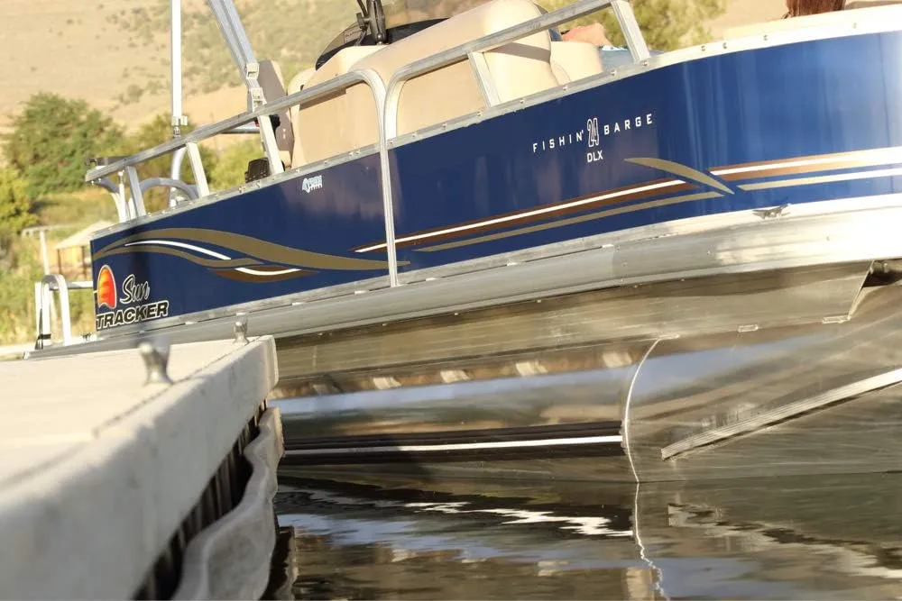 MEGAWARE KEELGUARD Pontoon Guard - Pontoon Boat Tube and Log Bumper Guard (32ft Kit - Pontoon up to 21ft, Blue)