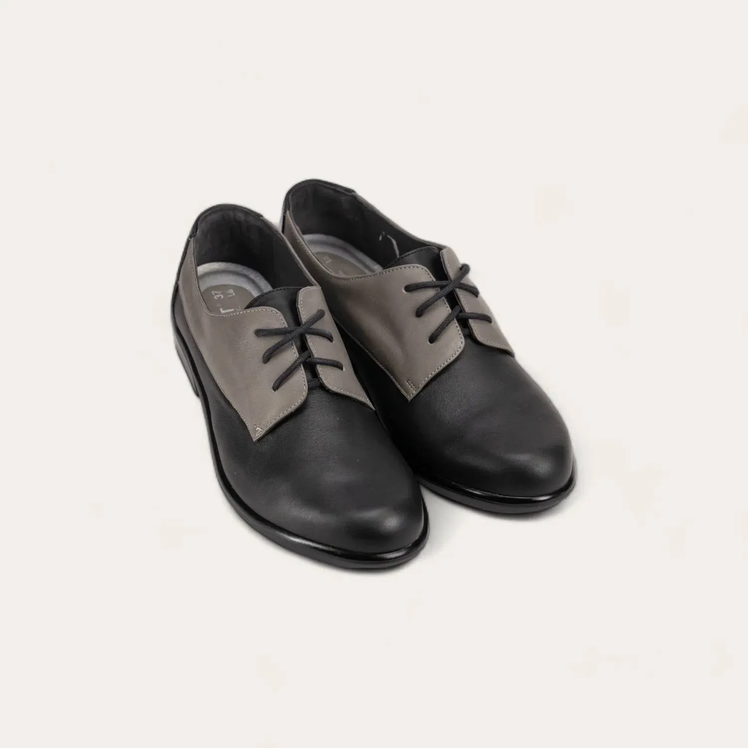 Women's Kedma Loafer Shoes - Medium In Jet Black/tin Gray/black Madras